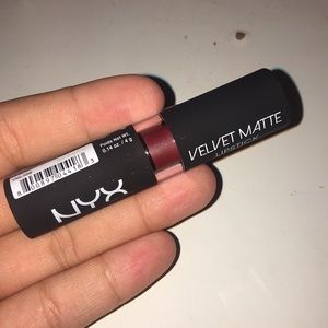 NYX Velvet Matte Lipstick: Shade (VOLCANO)